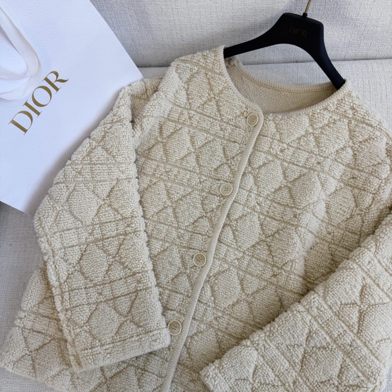 chr1st1an D10r outwear